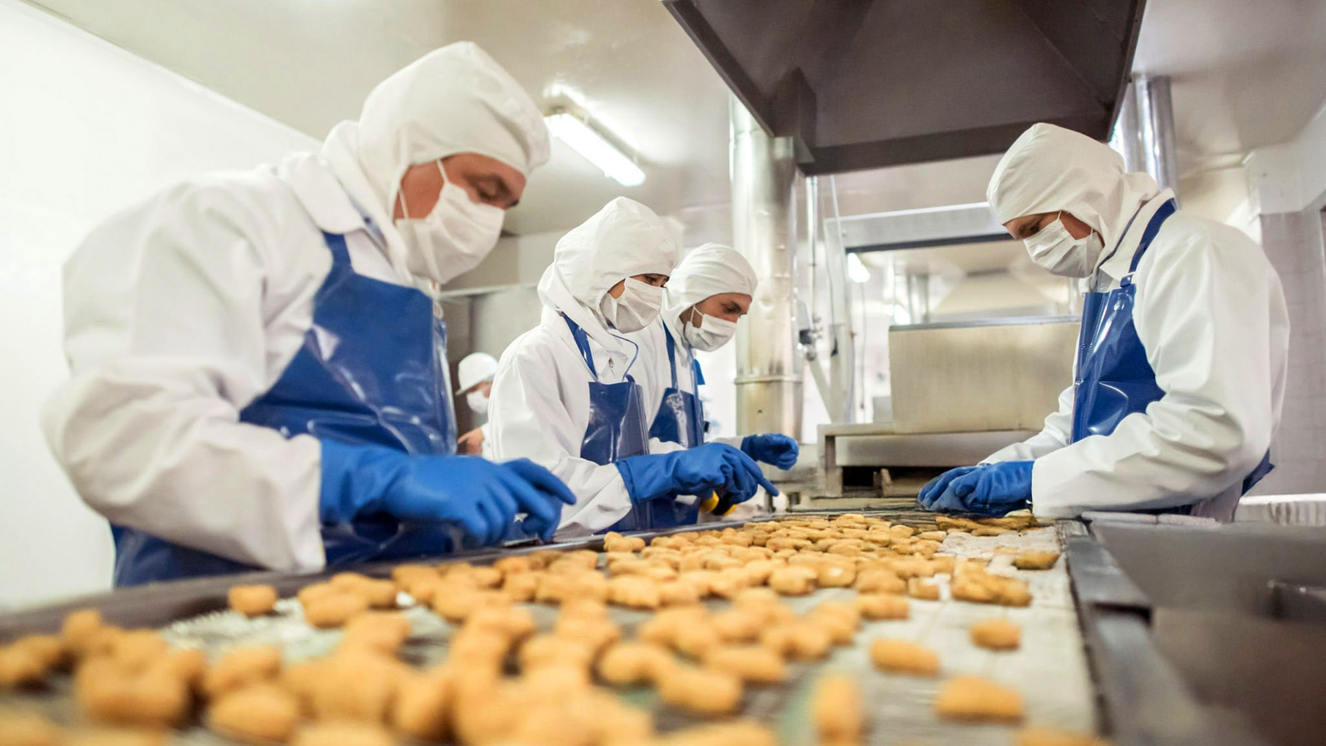Controllo qualità nel Packaging Alimentare: processi di verifica in laboratorio per garantire sicurezza e conformità dei prodotti alimentari.